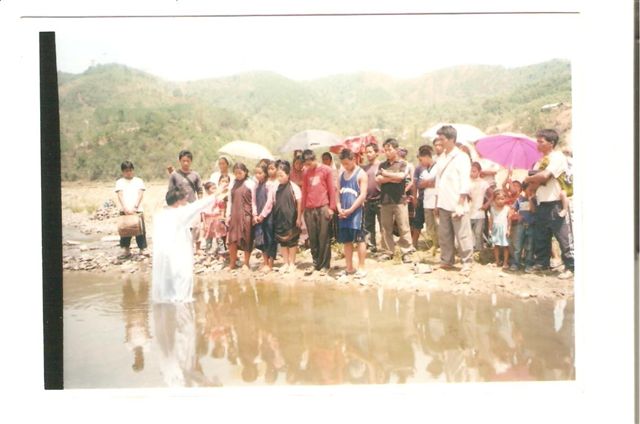 Kipgen2009/3baptism_service.jpg