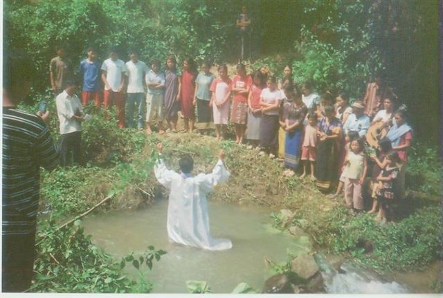 Kipgen2009/Baptism_Service_09.jpg